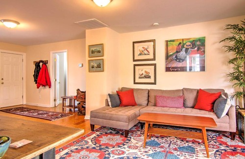 Neavitt House | St Michaels Area Cottage - Walk to Water and Marina