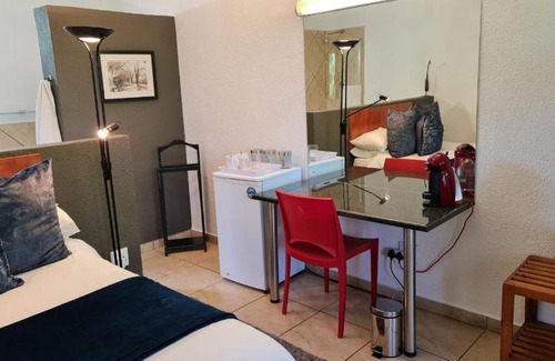 Alberton House | St Michelle Guest Lodge & Hydro Retreat