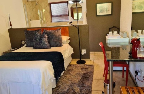 Alberton Cabin | St Michelle Guest Lodge