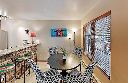 Taos Ski Valley House | St Moritz Condos 202