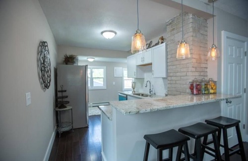 Highland House | St Paul Charm, Close to Airport and Highland Park