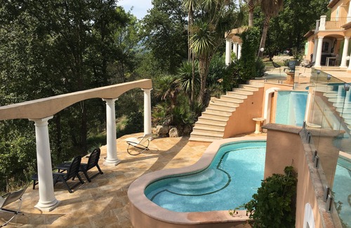 Saint-Paul-en-Foret House | St Paul en Foret, maisonette 2/4 persons, swimming pool + jacuzzi