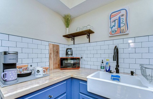 Pinellas Park Apartment | St. Pete Apt 10 mins to DTSP Pet Friendly #1