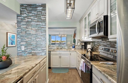 St. Petersburg Condo | St Pete Isla Bahia Vista 7-203 2/2 Amazing View