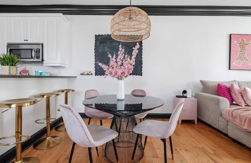 Cannonborough Elliotborough Apartment | St Philip St - Historic Downtown Home w/Parking!