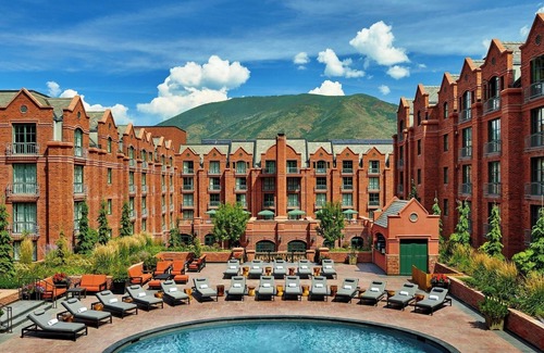 Downtown Resort | St Regis Aspen Resort - 3BR Residence - 2 min walk to Gondola