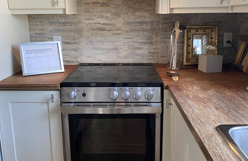 Saint-Sauveur House | ST SAUVEUR VILLAGE -spacious-1000 sq.ft. - close to all…ski till May 18!