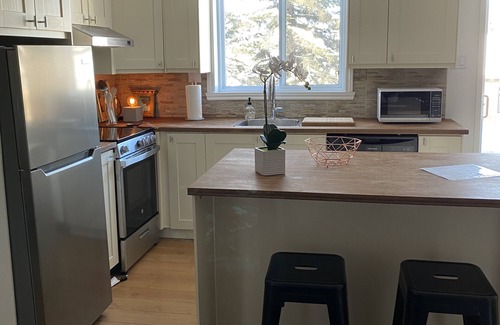 Saint-Sauveur House | ST SAUVEUR VILLAGE -spacious-1000 sq.ft. - close to all…ski till May 18!