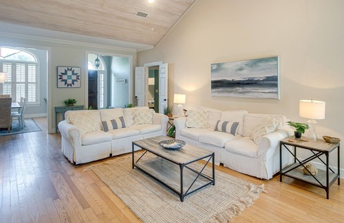 St. Simons Island House | St Simons Island Vacation Rental: 5 Mi to Beach!