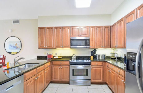 Saint Simons Island Condo | St. Simons Ocean View Condo 2 King Beds Dog Friendly Walk to Beach