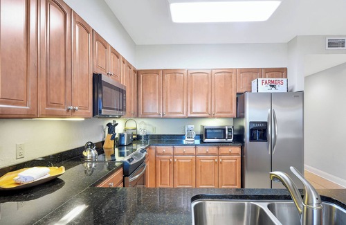 Saint Simons Island Condo | St. Simons Ocean View Condo 2 King Beds Dog Friendly Walk to Beach