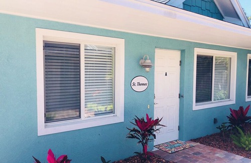 Bradenton Beach House | St. Thomas Bungalow - Walk in 2 Minutes to the Beach, Quiet Area, Free WiFi