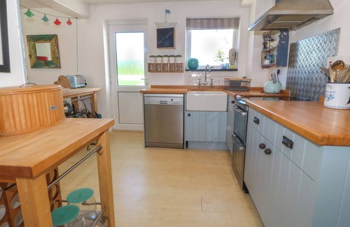 Abersoch House | ST TUDWALS VIEW, pet friendly, country holiday cottage in Abersoch
