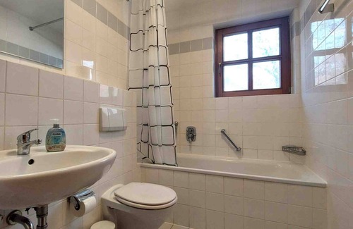Stamsried Apartment | (STA1043) Well-designed fitters' apartment with balcony