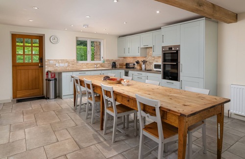 Petersfield Cottage | Stable Cottage - Beautiful Family Property in Rural Hampshire