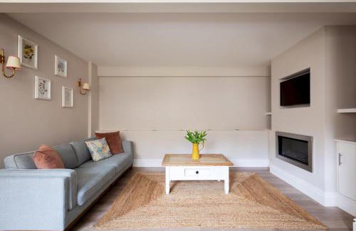 Baslow House | Stable Cottage Chatsworth Estate