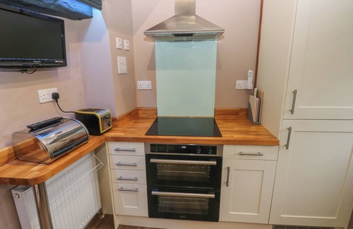 Pembroke Cottage | STABLE COTTAGE, pet friendly, character holiday cottage in Pembroke