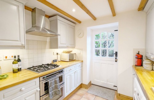 Emsworth Cottage | Stable Cottage - sleeps 4 guests in 2 bedrooms
