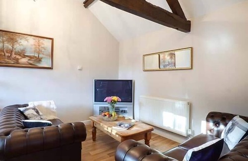 East Dereham Cottage | STABLE VIEW, pet friendly, character holiday cottage in Hingham