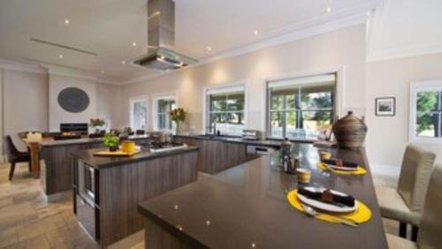 Wentworth Falls House | Stableford House on the Golf Course