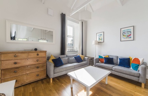 Marazion House | Stableyard Cottage - sea views & parking/garage