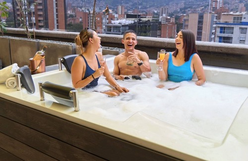 Estadio Apartment | Stadio Comfort with Jacuzzi | Rosa Negra Aparta-Suite