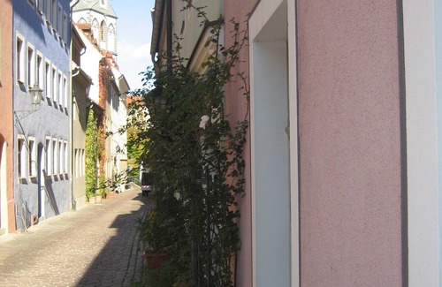 Meissen Apartment | Stadthaus Rosengasse, family apartment with balcony in the old town