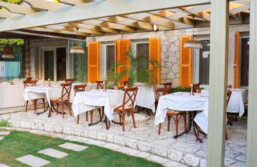 Hacımemis Hotel | Staff Alaçatı