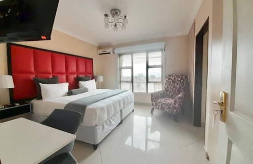Burgersfort Bed & Breakfast | staff friendly like family, with beautiful mountain views.