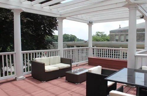 Overbrook House | STAFFORD ESTATE