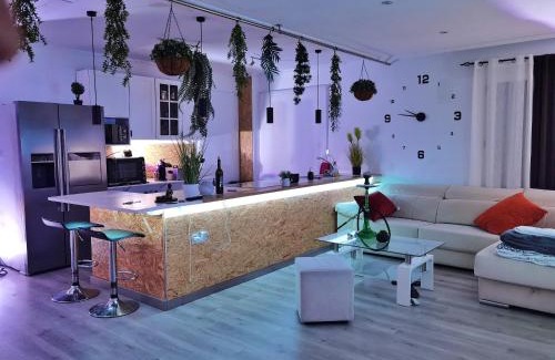 Benidorm Villa | Stag hendo25pax Only 10min to the PARTY area DESPEDIDAS 25pax 10 min de la zona de fiesta Consultar precio