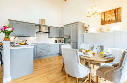 Sherborne House | Stags Barn - Luxury 5* Dorset barn conversion with private hot tub