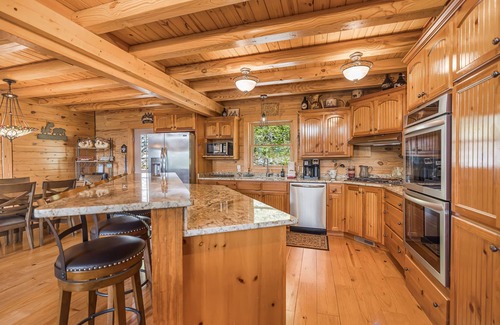 Skyland Cabin | Stairway to Heaven by Carolina Mornings | Hot Tub & Recreation Room🎱