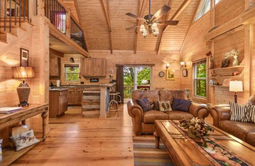 Ranger House | Stairway to Heaven Cabin on Talking Rock Creek!