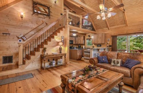 Ranger House | Stairway to Heaven Cabin on Talking Rock Creek!