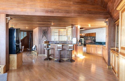 Lakeridge House | Stairway to Heaven with Stunning Lake Views from Cave Rock, Sleeps 10