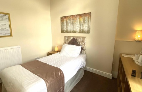 Liverpool House | Stalbridge Guest House