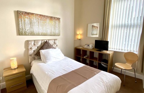 Liverpool House | Stalbridge Guest House