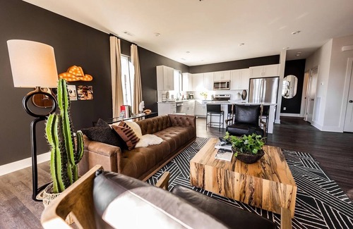 Whitebridge House | Stallion Stable 228-Rooftop Deck-Mins to Midtown