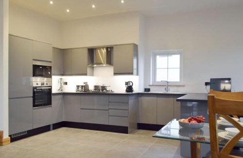 Whitland House | Stambar