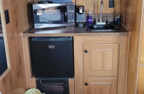 Tombstone Cabin | Stampede - Cabin 2 Tiny Home w/hot tub · Stampede - Cabin 2 Tiny Home w/hot tub