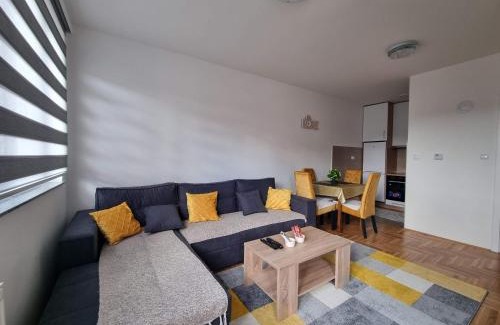 Pale Apartment | Stan Na dan Pale Ice1