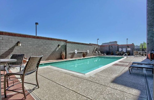Scottsdale House | Standard 2 Queens, Hampton Inn & Suites, Near TopGolf