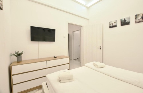 Nepszinhaz negyed Apartment | Standard Apartment by Hi5- JankaLak