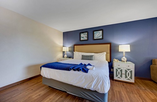 Bodega Bay House | Standard King Room with Ocean View