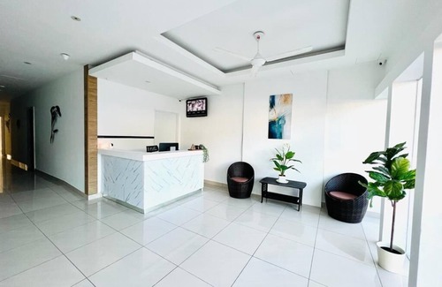Empat House | STANDARD KING - WITHOUT WINDOW