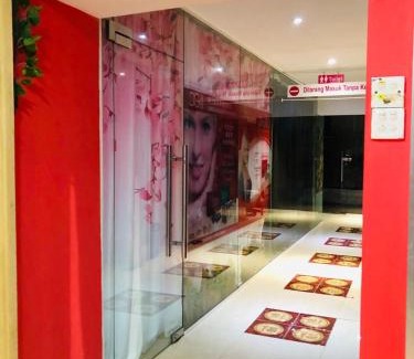 Ladang Sekolah House | Standard Queen room with shared bathroom by MyPOCKETT