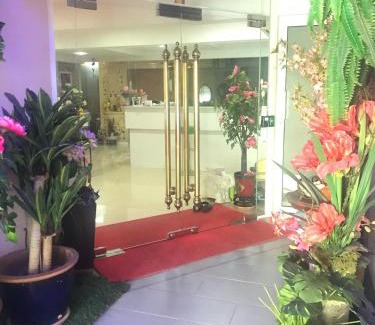 Ladang Sekolah House | Standard Queen room with shared bathroom by MyPOCKETT
