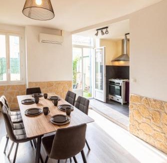 Saint-Paul-Trois-Chateaux Apartment | Standing apartment with terrace for 6 people - LE MAZAGRAN - appartement 2