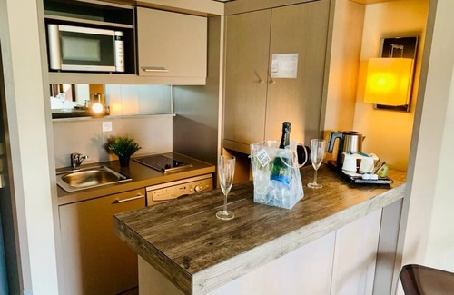 Roissy-en-France Apartment | Standing Hôtel Suites by Actisource